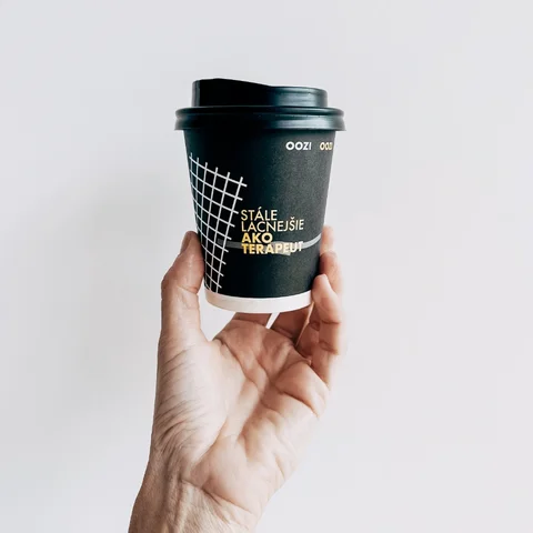 OOZI | reference - kelímky s potiskem | takeawaycup.cz