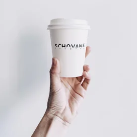 Schovana kavarna | reference - kelímky s potiskem | takeawaycup.cz